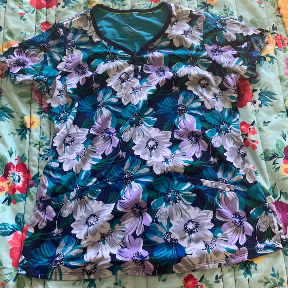 Scrub top